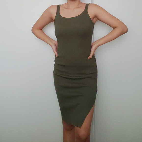 Dresses & Skirts - Green ribbed bodycon slit dress